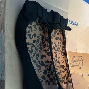 Jessica Simpson black flats with bow, size 9